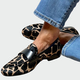 Mocasines Sofisticados de Karolína con Detalle de Leopardo