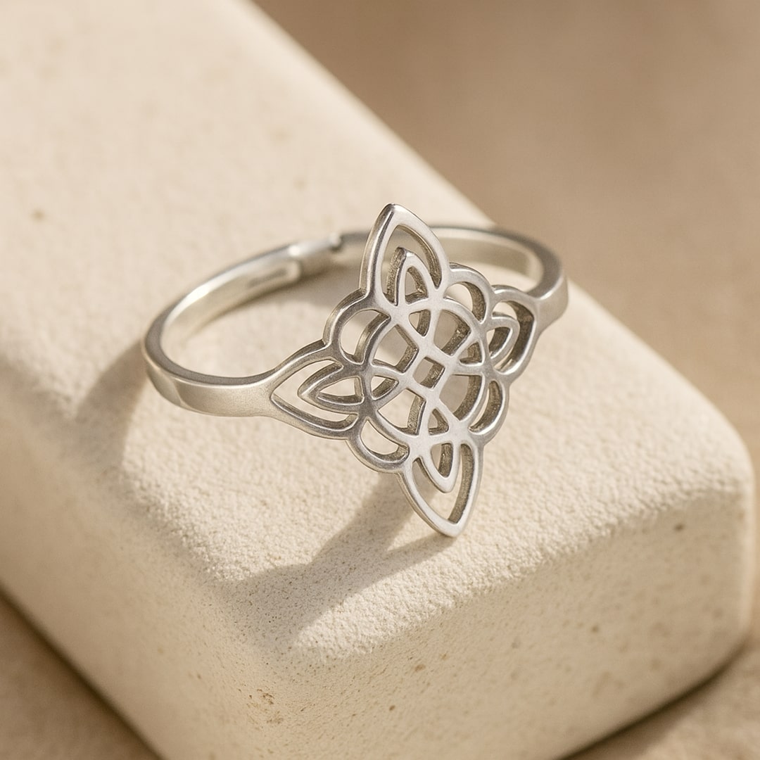 Anillo Ajustable "Protección Eterna" - Nudo de Bruja