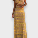 Bianca – Vestido con Diseño Audaz y Escote Profundo