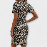 Vestido elegante con estampado de leopardo