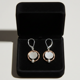 Elegantes pendientes de oro y plata con perlas
