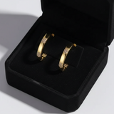 Pendientes de oro con diseño floral