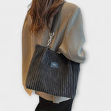 Cécile. - Bolso de hombro suave de pana