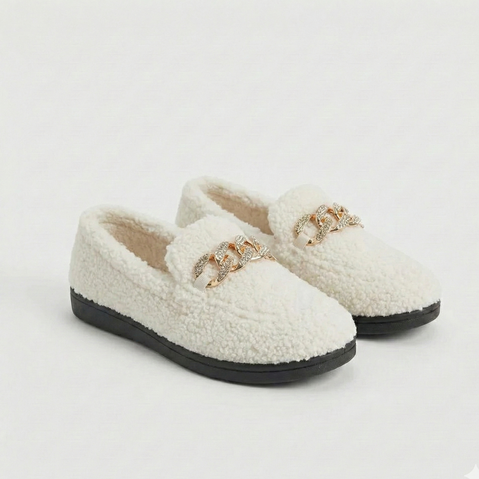 Karolína | Mocasines de peluche con cadena dorada