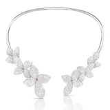 Elegante collar con flor de cristal