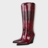 Zapatos con estampado de cocodrilo y tacón elegante