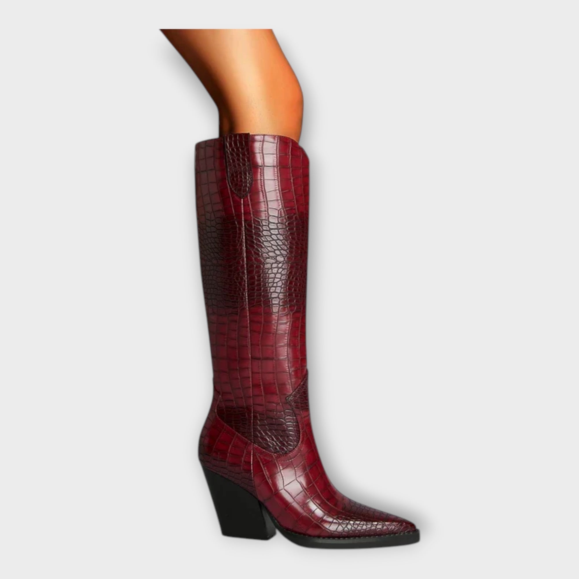 Zapatos con estampado de cocodrilo y tacón elegante