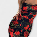 Vestido ajustado con estampado floral y tirantes