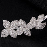 Elegante collar con flor de cristal
