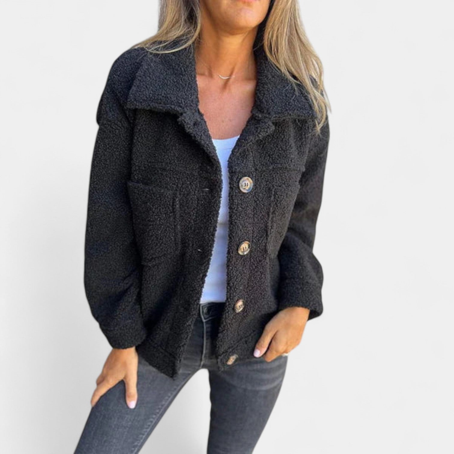 Kristýna – Chaqueta corta con solapas