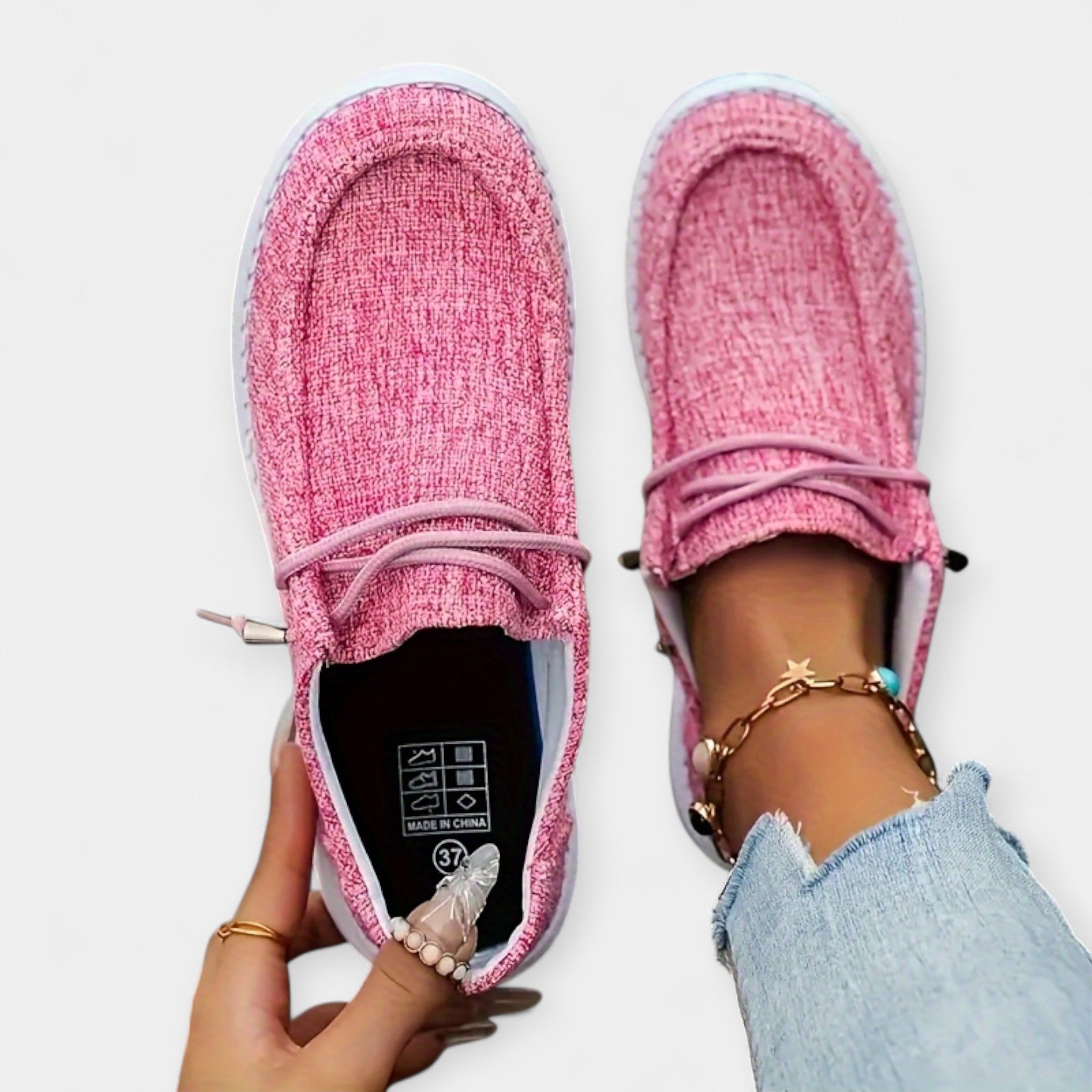 Věnceslava Zapatillas Planas Textiles Atemporales y Elegantes
