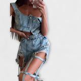 Gaia - Top corto de denim azul claro con tirantes detallados y conjunto de shorts rasgados