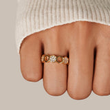 Anillo de oro con cristales