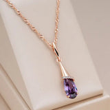 Elegante collar morado con cristales